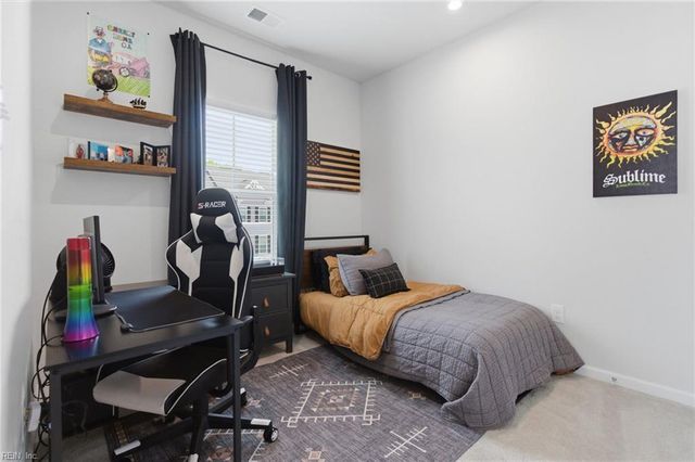 273 Falcon AVE, Portsmouth, VA 23701