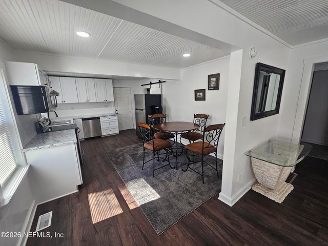 317 S FERN Street, San Mateo, FL 32187