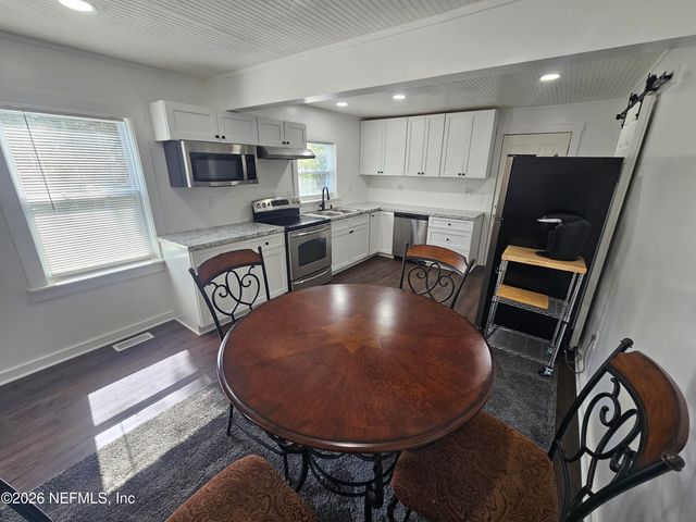 317 S FERN Street, San Mateo, FL 32187