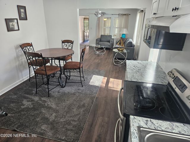 317 S FERN Street, San Mateo, FL 32187