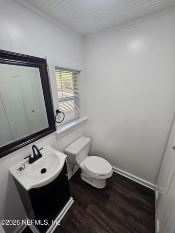 317 S FERN Street, San Mateo, FL 32187