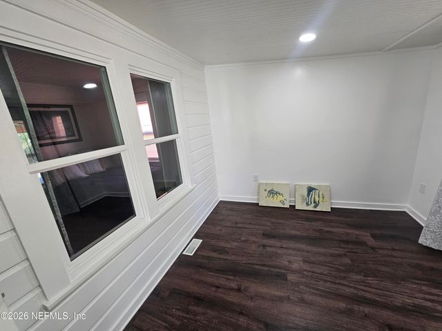 317 S FERN Street, San Mateo, FL 32187