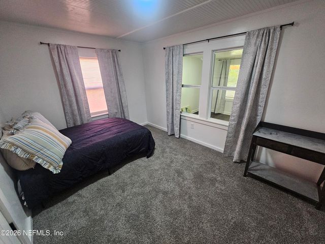 317 S FERN Street, San Mateo, FL 32187