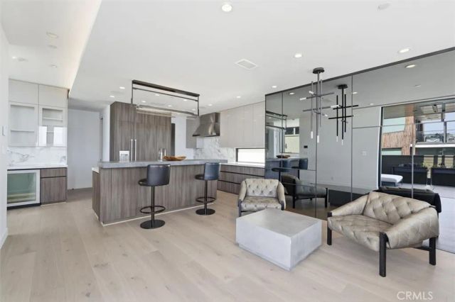 300 25th Street, Manhattan Beach, CA 90266