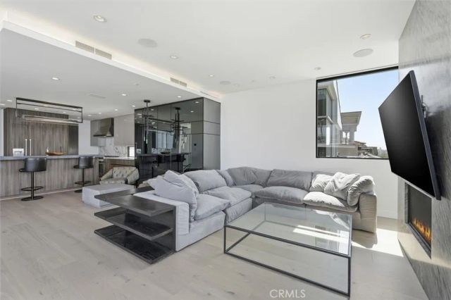 300 25th Street, Manhattan Beach, CA 90266