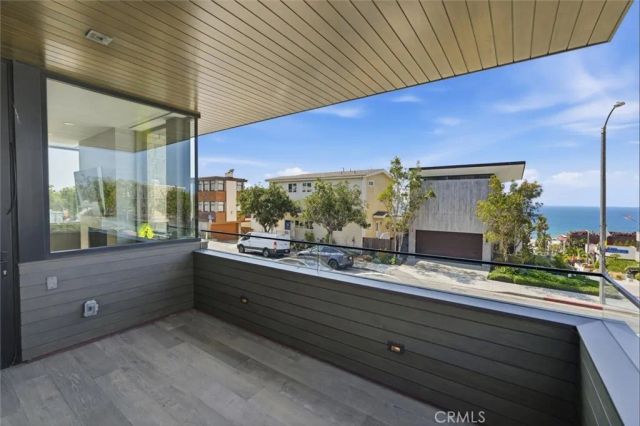 300 25th Street, Manhattan Beach, CA 90266