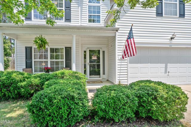 605 Pyracantha Drive, Holly Springs, NC 27540