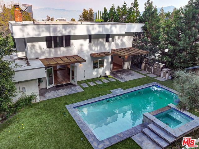 10832 Wrightwood Lane, Studio City (los Angeles), CA 91604
