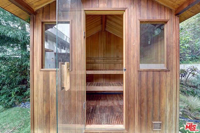 10832 Wrightwood Lane, Studio City (los Angeles), CA 91604