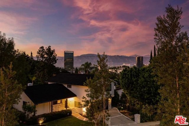 10832 Wrightwood Lane, Studio City (los Angeles), CA 91604