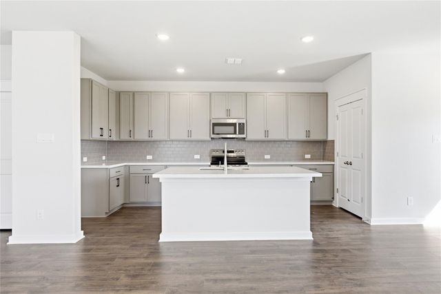 238 Seattle Slew DR, Jarrell, TX 76537