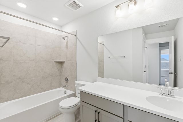 238 Seattle Slew DR, Jarrell, TX 76537
