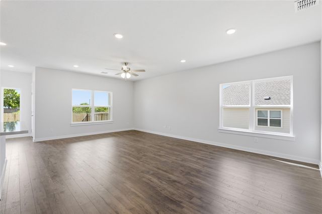 238 Seattle Slew DR, Jarrell, TX 76537