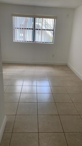 7090 NW 179th St 108, Hialeah, FL 33015