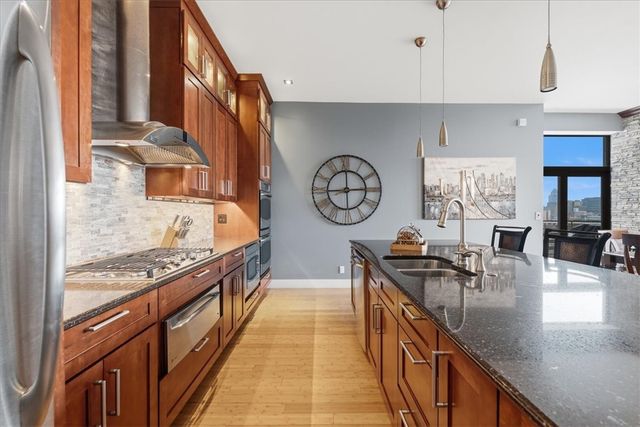 46 Windom Hill Pl, Mt Washington, PA 15203