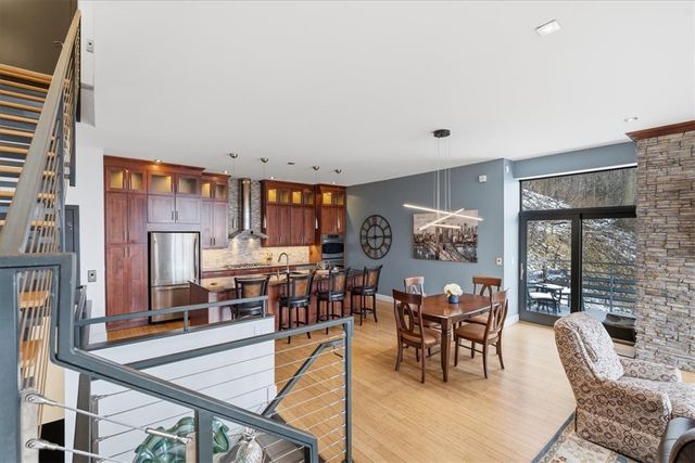 46 Windom Hill Pl, Mt Washington, PA 15203