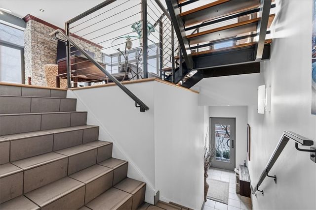 46 Windom Hill Pl, Mt Washington, PA 15203