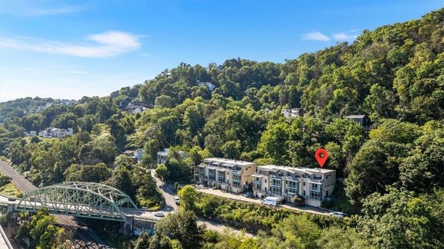 46 Windom Hill Pl, Mt Washington, PA 15203