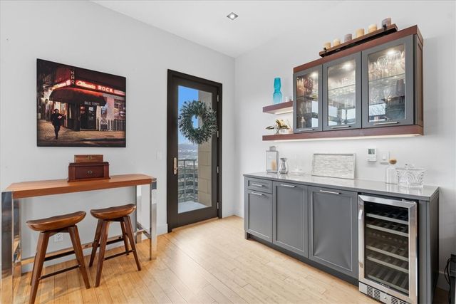 46 Windom Hill Pl, Mt Washington, PA 15203