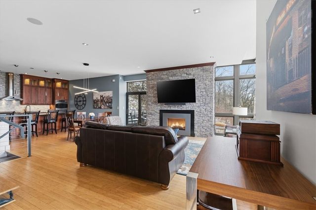 46 Windom Hill Pl, Mt Washington, PA 15203