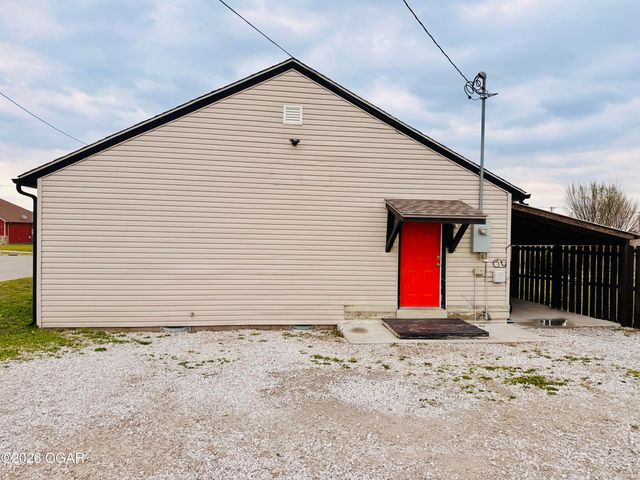 2502 S Empire Avenue, Joplin, MO 64804