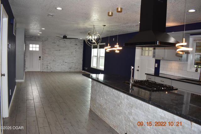 2502 S Empire Avenue, Joplin, MO 64804