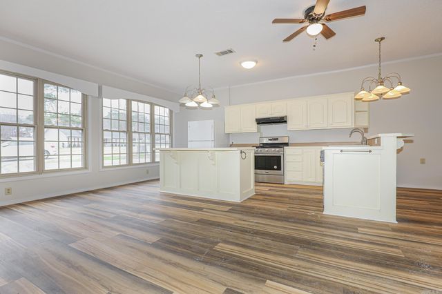 2521 NORTHSHORE, Benton, AR 72015