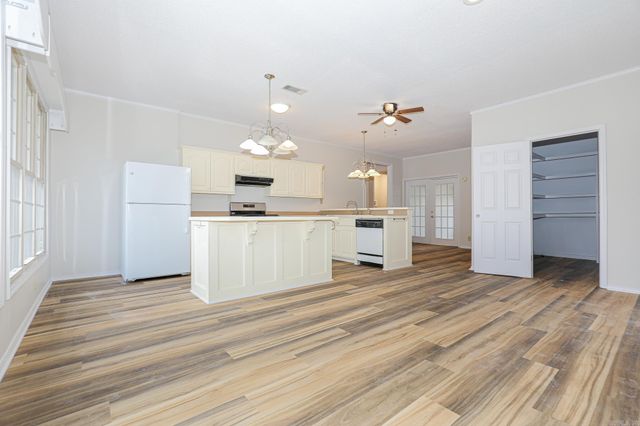 2521 NORTHSHORE, Benton, AR 72015