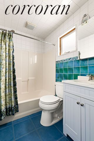 2-49 Hillside Avenue, New York City, NY 11697