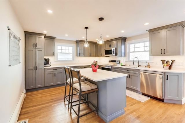 76 Dale St, Boston, MA 02131