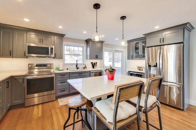 76 Dale St, Boston, MA 02131