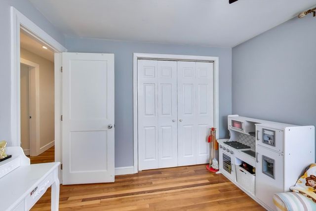 76 Dale St, Boston, MA 02131