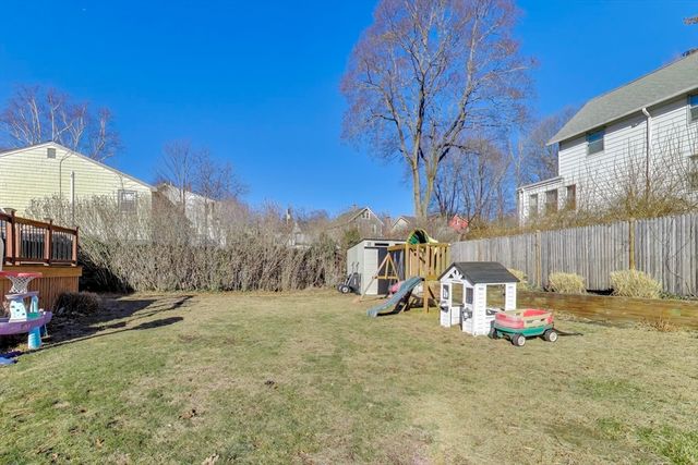 76 Dale St, Boston, MA 02131