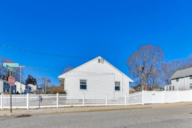 76 Dale St, Boston, MA 02131