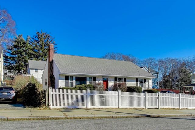 76 Dale St, Boston, MA 02131