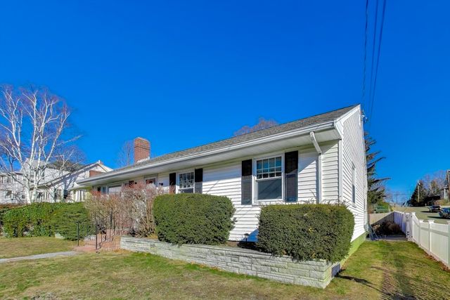 76 Dale St, Boston, MA 02131