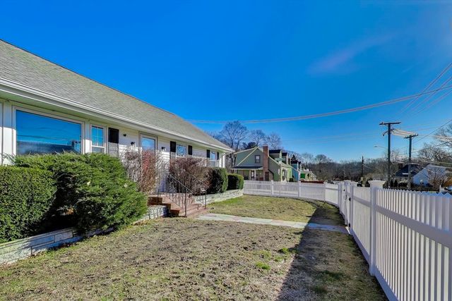 76 Dale St, Boston, MA 02131