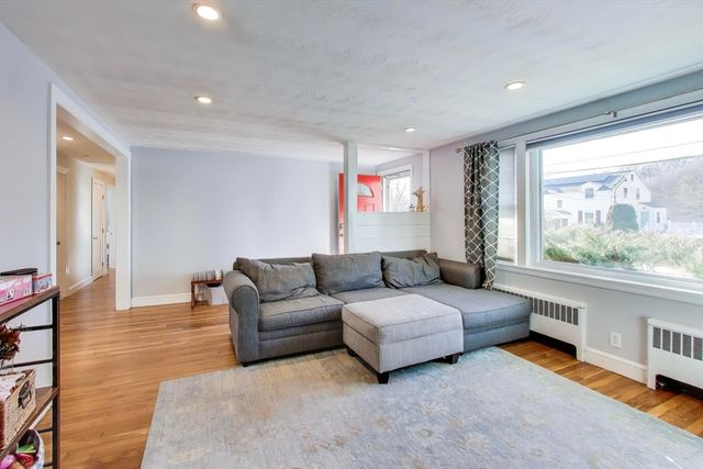 76 Dale St, Boston, MA 02131