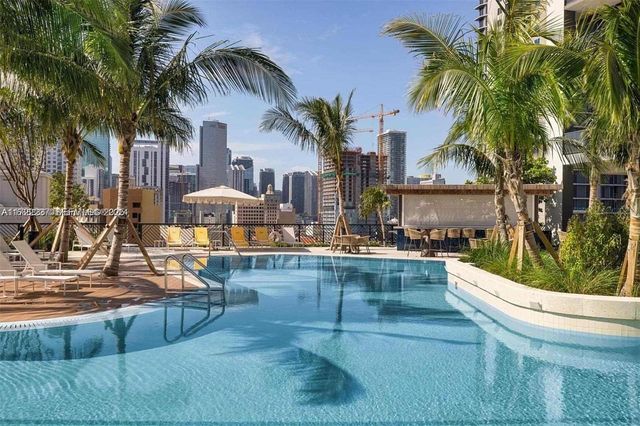 159 NE 6 3913, Miami, FL 33132