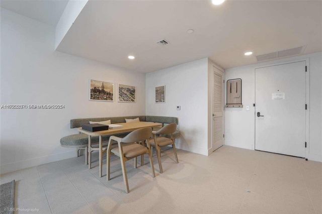 159 NE 6 3913, Miami, FL 33132