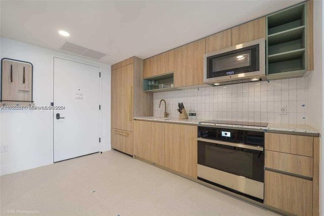 159 NE 6 3913, Miami, FL 33132