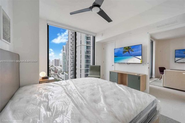159 NE 6 3913, Miami, FL 33132