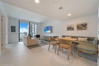 159 NE 6 3913, Miami, FL 33132
