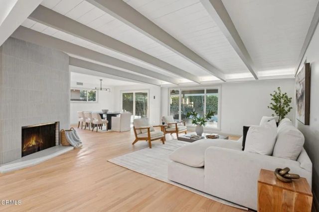 6043 Mary Ellen Avenue, Valley Glen, CA 91401