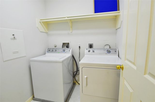 2710 Grants Lake Boulevard L10, Sugar Land, TX 77479