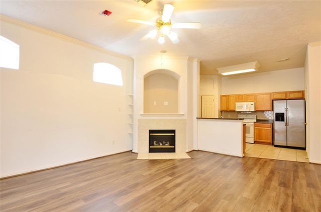 2710 Grants Lake Boulevard L10, Sugar Land, TX 77479