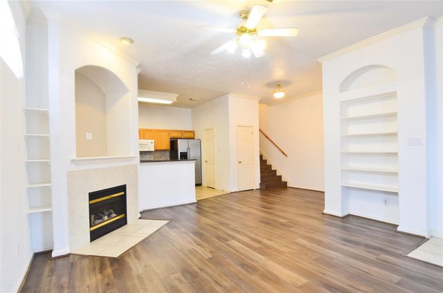 2710 Grants Lake Boulevard L10, Sugar Land, TX 77479