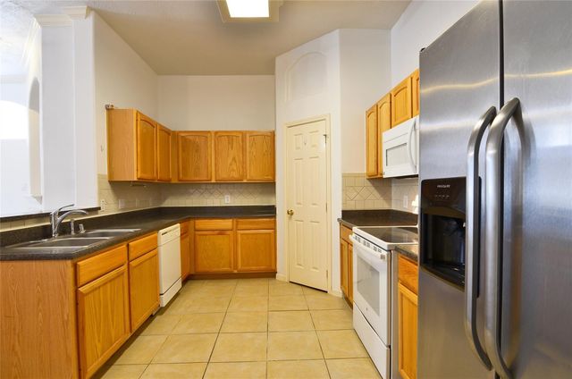 2710 Grants Lake Boulevard L10, Sugar Land, TX 77479