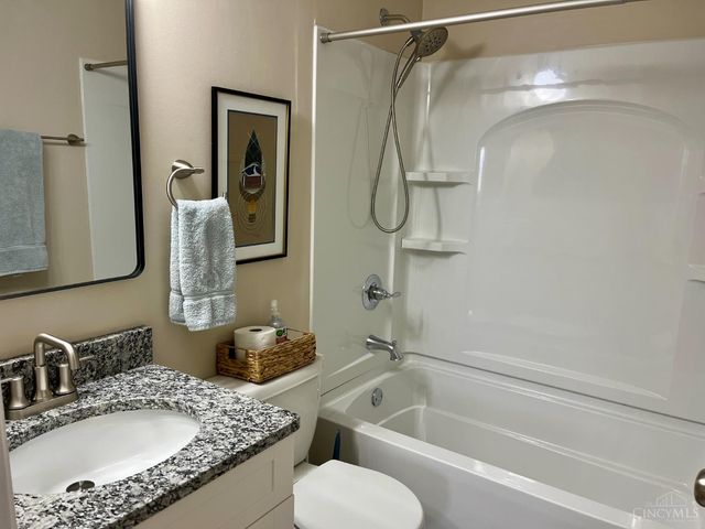 9512 Woodland Hills Drive, West Chester, OH 45011