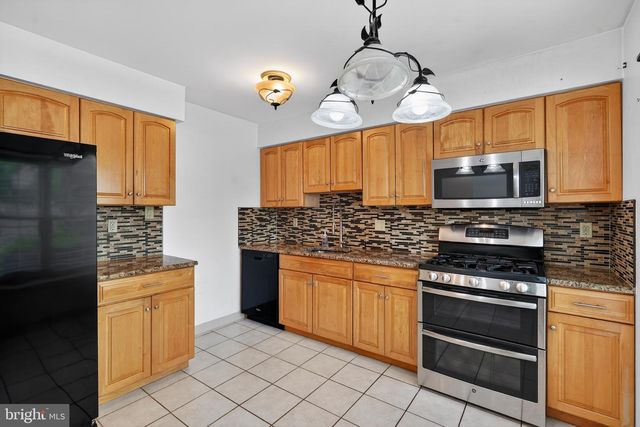 13 ASHFORD CT, Robbinsville, NJ 08691